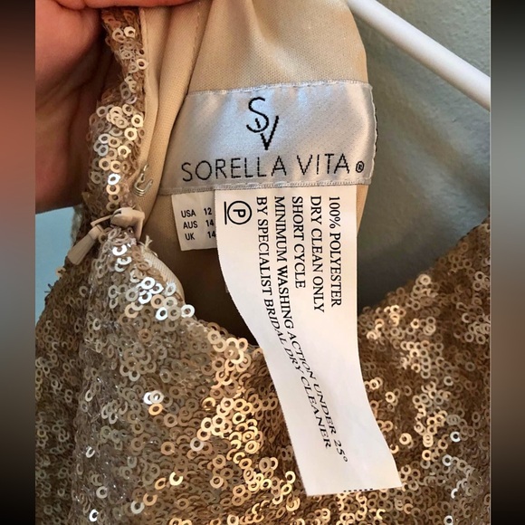 Gold sequin dress - Picture 2 of 7